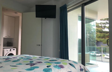 130 At The Waves - Accommodation Main Beach 13