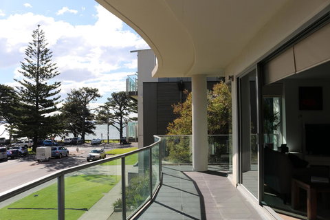 130 At The Waves - Accommodation Main Beach 21