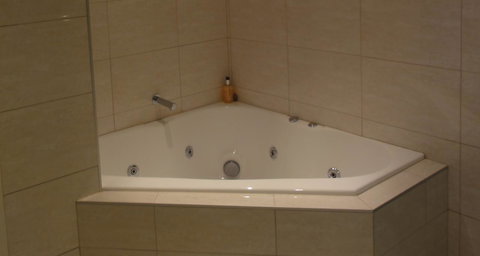 130 At The Waves - Accommodation Main Beach 17