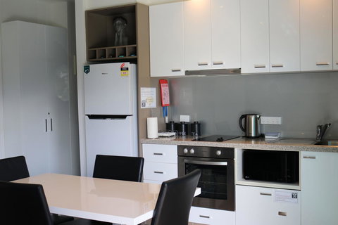 130 At The Waves - Accommodation Main Beach 9