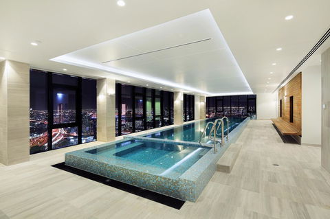 Experience Platinum Hotel Apartments - Accommodation Main Beach 26