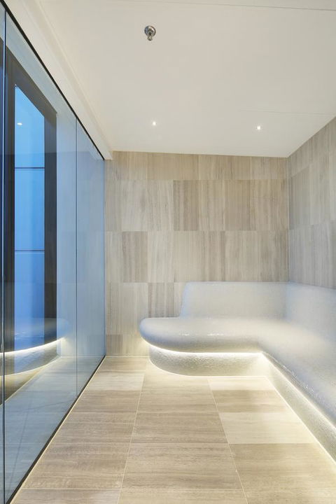 Experience Platinum Hotel Apartments - Accommodation Main Beach 30