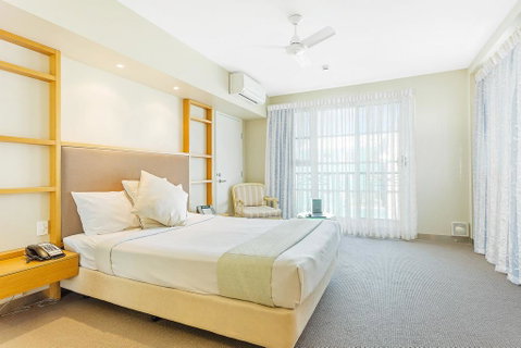 Deep Blue Hotel & Hot Springs - Accommodation Main Beach 18