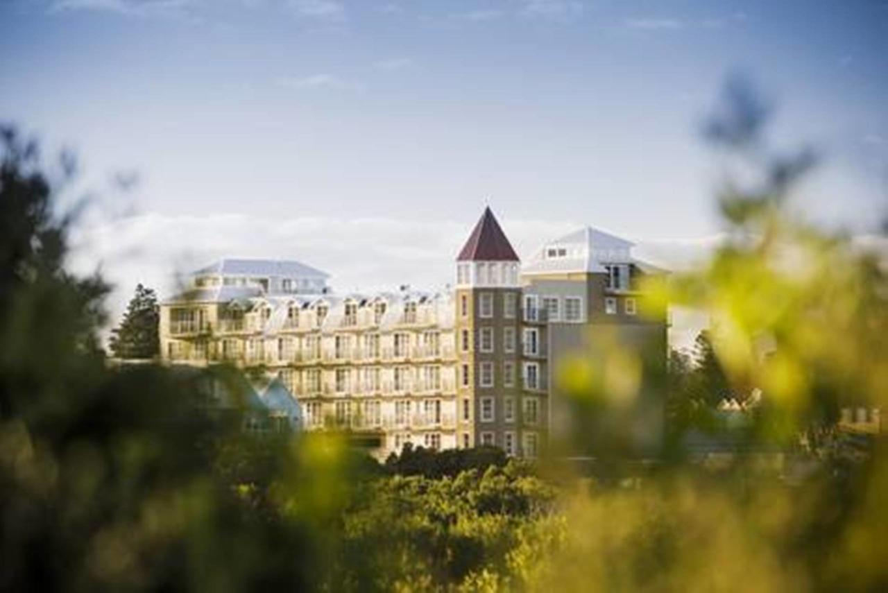  Accommodation Main Beach