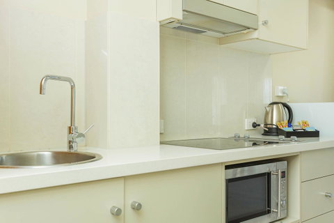 Deep Blue Hotel & Hot Springs - Accommodation Main Beach 35