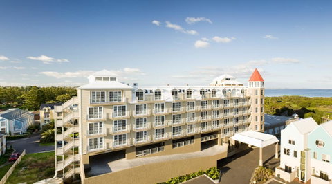 Deep Blue Hotel & Hot Springs - Accommodation Main Beach 40