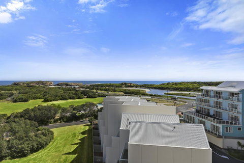 Deep Blue Hotel & Hot Springs - Accommodation Main Beach 34