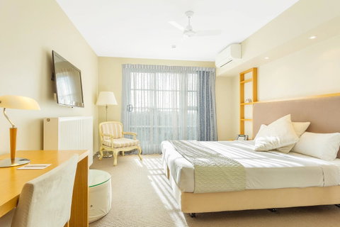 Deep Blue Hotel & Hot Springs - Accommodation Main Beach 14