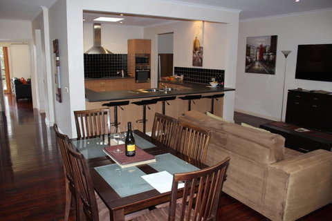 Yering Gorge Cottages - Accommodation Main Beach 17