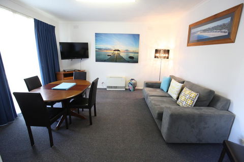 Mornington Motel - Accommodation Main Beach 19