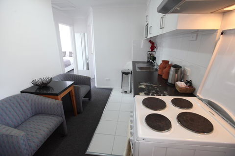 Mornington Motel - Accommodation Main Beach 36