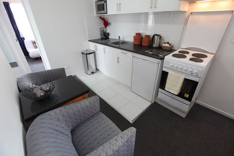 Mornington Motel - Accommodation Main Beach 8