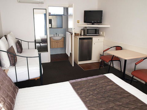 Mornington Motel - Accommodation Main Beach 37