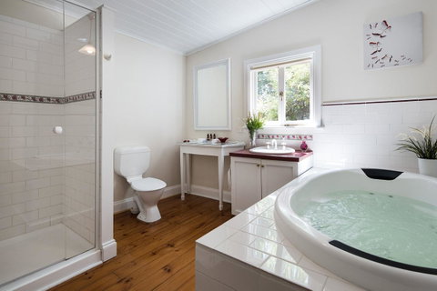 Koovelly Spa - Accommodation Main Beach 9