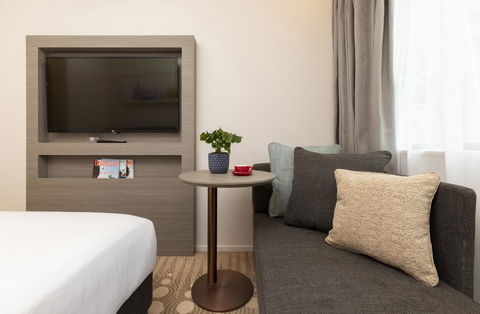 Ibis Melbourne Central - Accommodation Main Beach 42