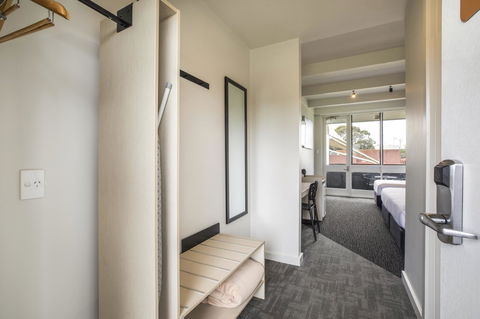 Nightcap At Seaford Hotel - Accommodation Main Beach 31