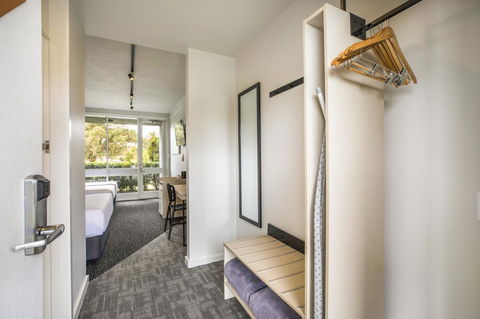 Nightcap At Seaford Hotel - Accommodation Main Beach 22