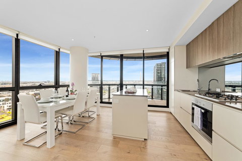 Best Views On Collins - Accommodation Main Beach 27