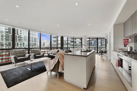 Best Views On Collins - Accommodation Main Beach 18