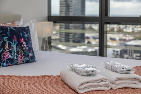 Best Views On Collins - Accommodation Main Beach 34