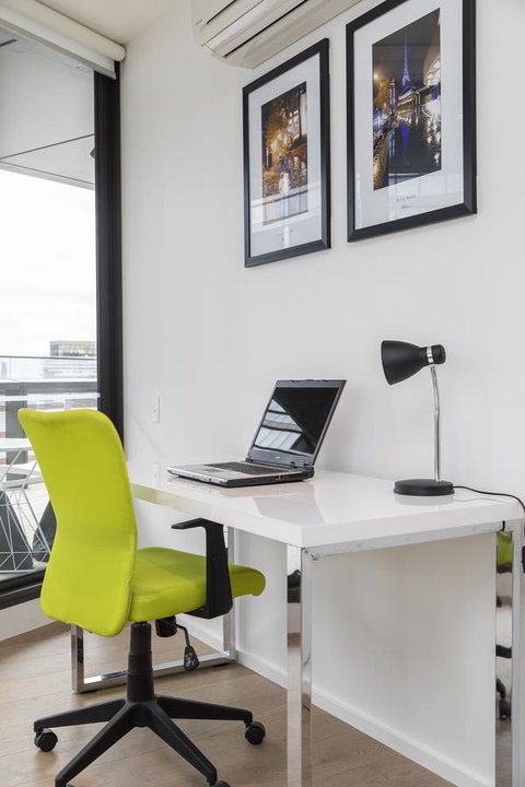 Best Views On Collins - Accommodation Main Beach 15