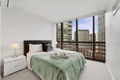 Best Views On Collins - Accommodation Main Beach 21