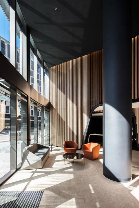 Winston Apartments Docklands - Accommodation Main Beach 8