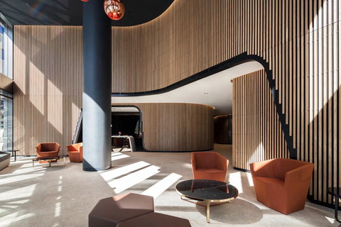 Winston Apartments Docklands - Accommodation Main Beach 9