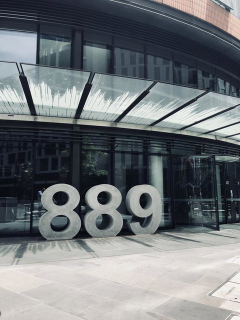 Winston Apartments Docklands - Accommodation Main Beach 6