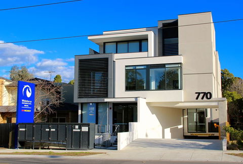 Whitehorse Apartments Hotel - Accommodation Main Beach 0