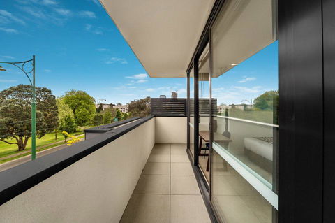 Whitehorse Apartments Hotel - Accommodation Main Beach 40