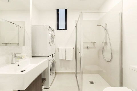 Whitehorse Apartments Hotel - Accommodation Main Beach 1