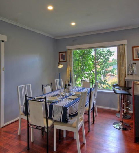 Jacaranda House - Accommodation Main Beach 3