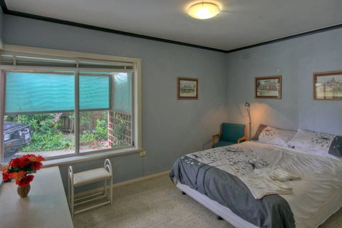 Jacaranda House - Accommodation Main Beach 6