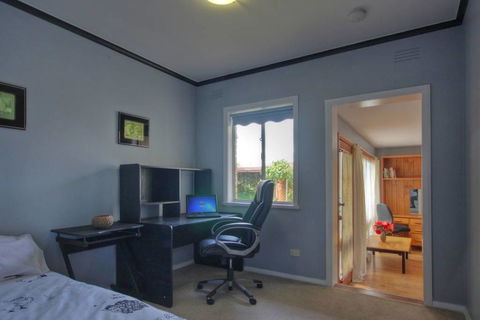 Jacaranda House - Accommodation Main Beach 7