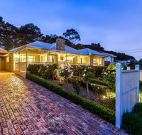 Lovely 5BR full house in Glen Waverley walk to train bus  shops - Accommodation Main Beach