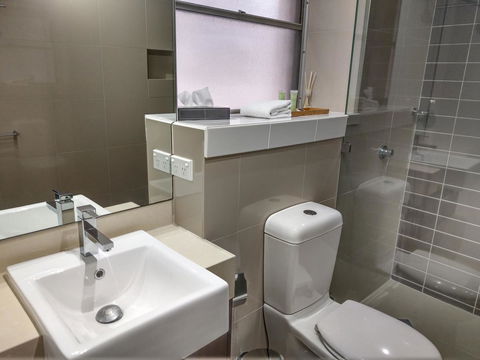 North Melbourne Retreat - Accommodation Main Beach 10