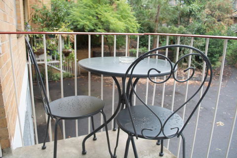 North Melbourne Retreat - Accommodation Main Beach 4