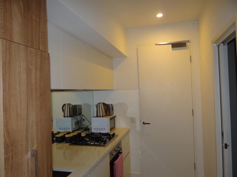 Amazing Accommodations: Vogue - Accommodation Main Beach 2