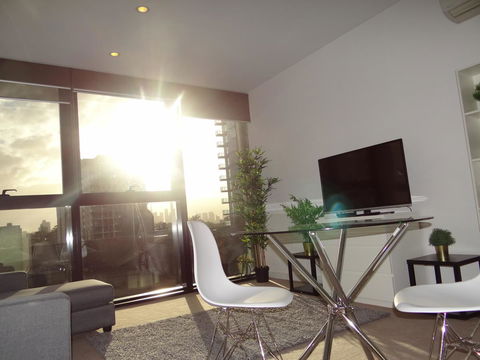 Amazing Accommodations: Vogue - Accommodation Main Beach 22