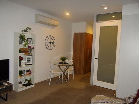 Amazing Accommodations: Vogue - Accommodation Main Beach 4