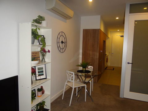 Amazing Accommodations: Vogue - Accommodation Main Beach 3