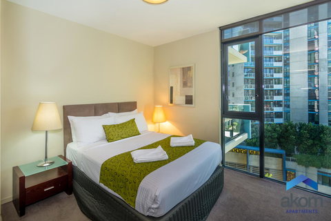 AKOM AT Docklands - Accommodation Main Beach 27