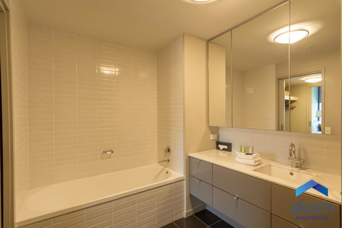 AKOM AT Docklands - Accommodation Main Beach 30