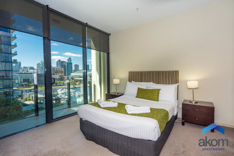 AKOM AT Docklands - Accommodation Main Beach 26