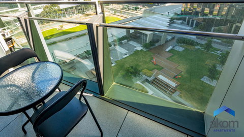 AKOM AT Docklands - Accommodation Main Beach 20