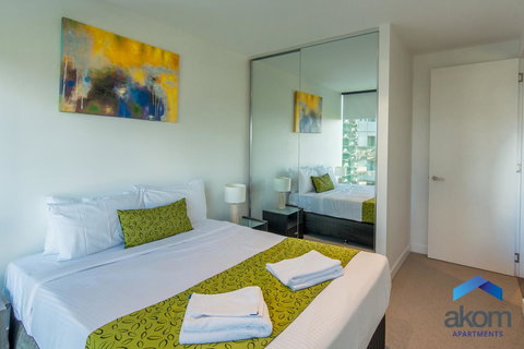AKOM AT Docklands - Accommodation Main Beach 22
