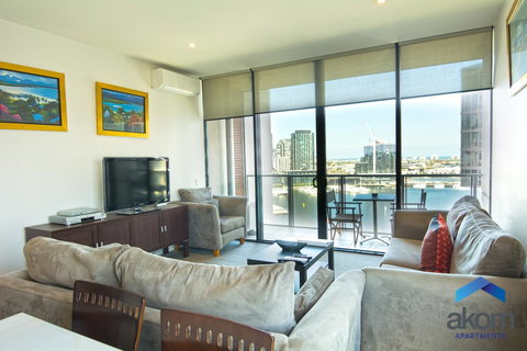AKOM AT Docklands - Accommodation Main Beach 16