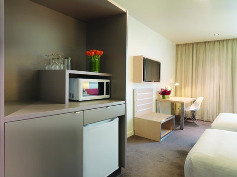 Travelodge Hotel Melbourne Docklands - Accommodation Main Beach 5