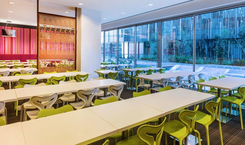 Travelodge Hotel Melbourne Docklands - Accommodation Main Beach 16